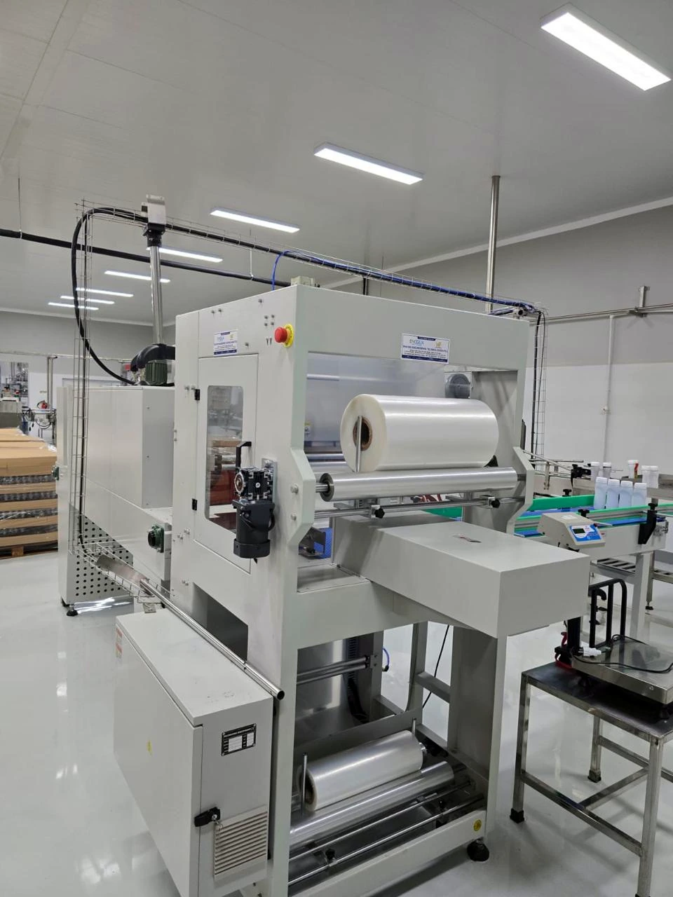 Shrink-wrapping · Filling line · Luanda